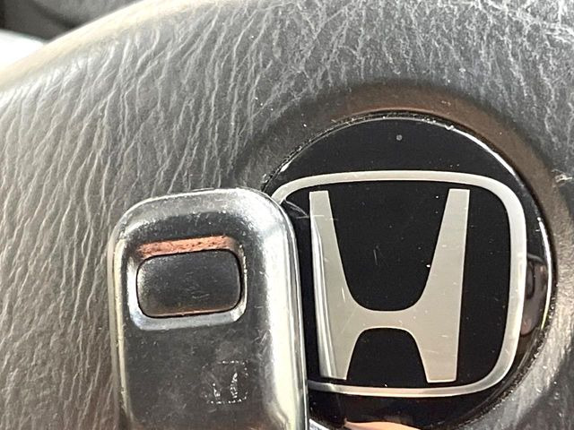 【キーレス】少し離れた場所からでもボタン一つでドアの開錠・施錠ができるのでとっても便利!ドアの鍵穴周りに傷をつけることもありません♪