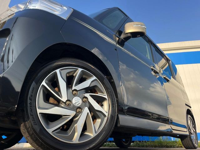 �y�����A���~�z�C�[���z�O�ςɃ}�b�`���������A���~�z�C�[���𑕒����Ă���܂��B�e��ЊO�A���~�z�C�[����A�X�^�b�h���X�^�C�����戵�����Ă���܂��B���񂲑��k����������