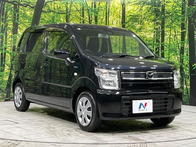 高透明度のガラス皮膜で撥水はもちろん、上質なツヤ・光沢を実現。紫外線や酸性雨から大切な愛車を保護し、色あせ・劣化を防止。「弾スプラッシュコート」、「弾プリミッサコート」からお選びいただけます。