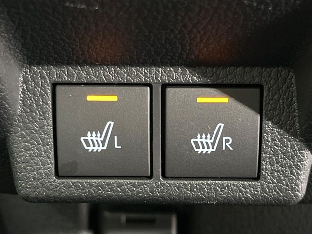 【シートヒーター】寒い日に重宝するシートヒーター!エアコンより早く温まってくれるので寒がりの人も安心ですね♪エアコンの温風は乾燥するから苦手、という方にもをおすすめです。