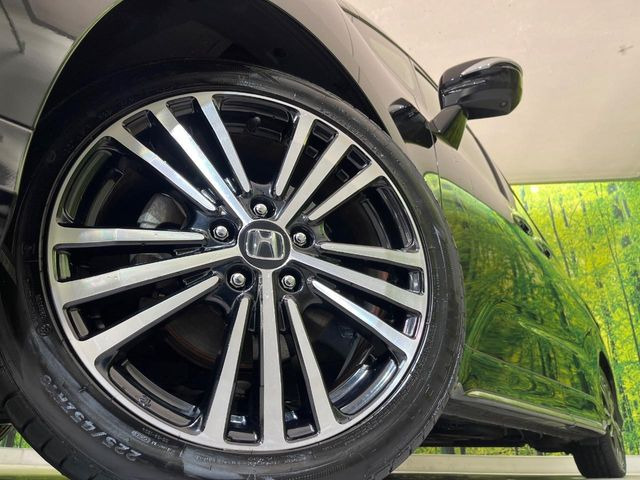 �y����18�C���`�A���~�z�C�[���z�O�ςɃ}�b�`���������A���~�z�C�[���𑕒����Ă���܂��B�e��ЊO�A���~�z�C�[����A�X�^�b�h���X�^�C�����戵�����Ă���܂��B���񂲑��k����������