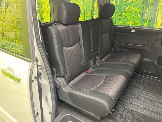 �Z�J���h�V�[�g�͒������������ƂȂ��Ă���A�X���C�h����ΒʘH�X�y�[�X���o��!�O��̈ړ����Ƃ��Ă��ȒP�ł���������A8����Ԏ������K�ȍ���S�n�̃V�[�g�ƂȂ��Ă��܂���