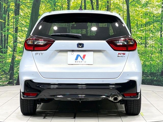 安心の最長10年・走行無制限保証(有償)をご用意。保証内容も充実はもちろん、無料点検&オイル交換や、年中無休の全国・24時間ロードサービスも付帯されておりますのでご安心下さい。