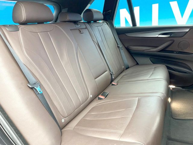 ●後部座席も気になるようなキズ・汚れやへたり等、大きなダメージはなく、良好な状態です。