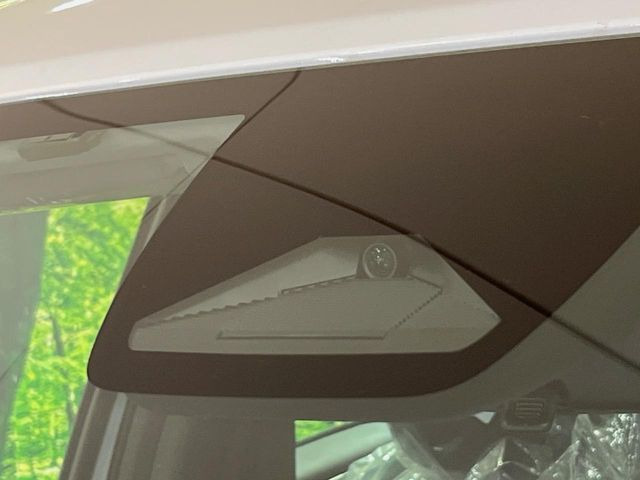 �y�z���_�Z���V���O�z���s���ɑO���̎ԗ�����F�����A�Փ˂������Ȏ��͌x��ƃu���[�L�ŏՓˉ���Ɣ�Q�y�����A�V�X�g�B�����S�Ƀh���C�u�����y���݂��������܂��B