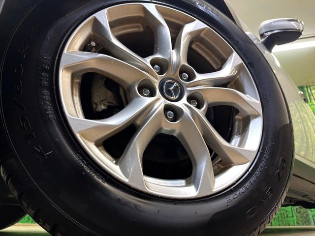 【純正16インチアルミホイール】外観にマッチした純正アルミホイールを装着しております。各種社外アルミホイールや、スタッドレスタイヤも取扱いしております。是非ご相談ください♪