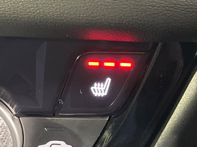 【シートヒーター】寒い日に重宝するシートヒーター!エアコンより早く温まってくれるので寒がりの人も安心ですね♪エアコンの温風は乾燥するから苦手、という方にもをおすすめです。