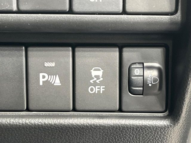 【コーナーセンサー】バンパーに付いたセンサーが障害物を検知!一定の距離に近づくとアラートで教えてくれます♪狭い駐車スペースや車庫入れ時も安心ですね☆