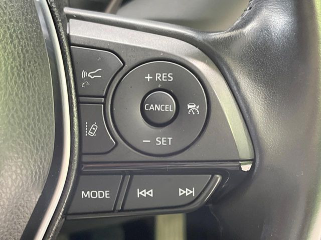 【レーダークルーズコントロール】高速道路での長距離走行が楽に!!自動で速度を保つクルーズコントロールが、衝突軽減システムと連携し、前方の車両を感知して車間を保つように速度調節してくれます!!