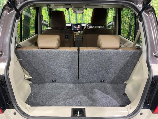 ���i�̂���������ʋ΁A���}���ɏ\���ȉ׎��X�y�[�X���m�ۂ��Ă���܂��B�Z�J���h�V�[�g��|���ƁA�傫�ȉו��̐ύڂ��\�ł���