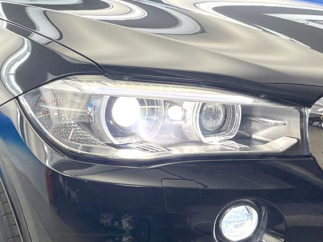 ●HIDヘッドライト:明るく前方を照らしてくれるので、悪天候や夜間の走行時も視界良好で安心してお乗りいただけます。