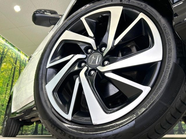 �y����18�C���`�A���~�z�C�[���z�O�ςɃ}�b�`���������A���~�z�C�[���𑕒����Ă���܂��B�e��ЊO�A���~�z�C�[����A�X�^�b�h���X�^�C�����戵�����Ă���܂��B���񂲑��k����������