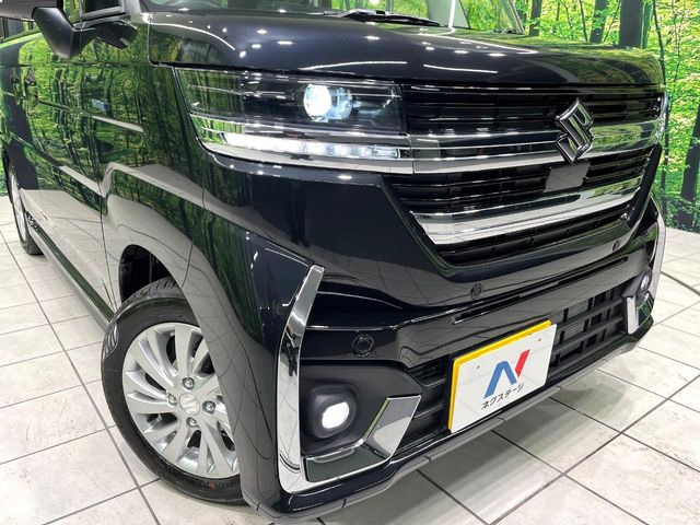 【LEDヘッドライト】悪天候や夜間走行時も良好な視界を確保し安心して運転できる高輝度LEDヘッドライトを装備!点灯速度が早く、消費電力も抑えられています。