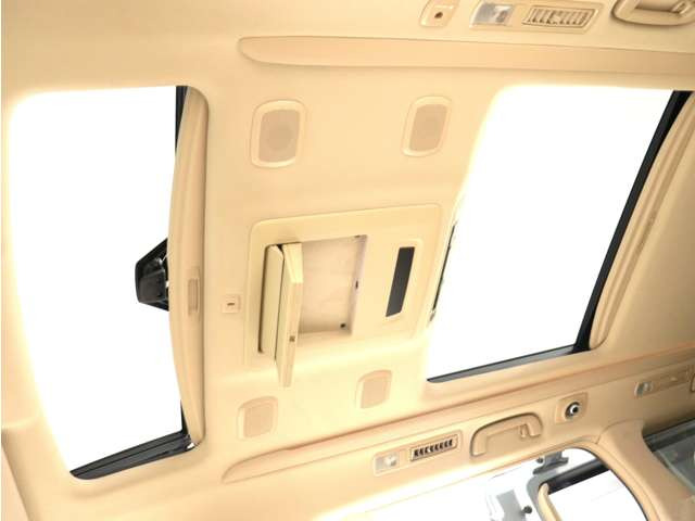 【ツインサンルーフ】サンルーフ装備車両!高級感もアップ、大人気オプション解放感溢れる快適なドライブをお楽しみください♪