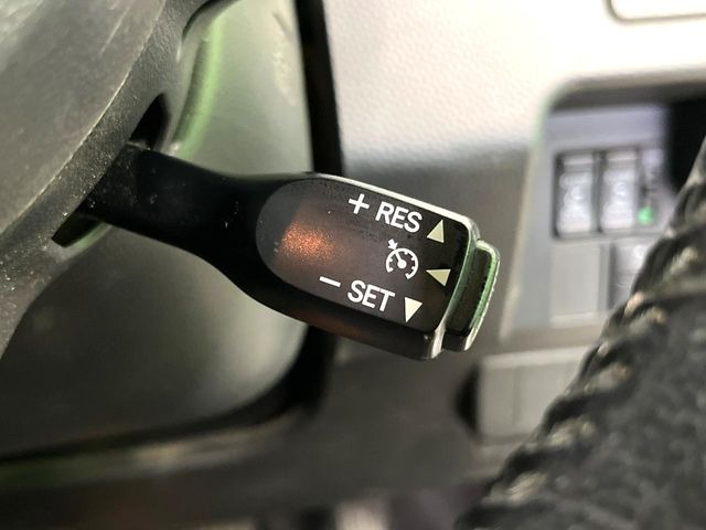 �y�N���[�Y�R���g���[���z�������H�����N���N���s�B�A�N�Z���𗣂��Ă���葬�x�ő��s���ł��A�������^�]���̕��S���y��!�����E�������ȒP�ȃX�C�b�`����Œ����ł��܂��B