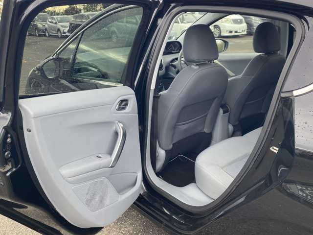 当店はアフターフォローも充実しております。納車後の整備・点検・修理・車検・板金・カスタムなどもお任せください!