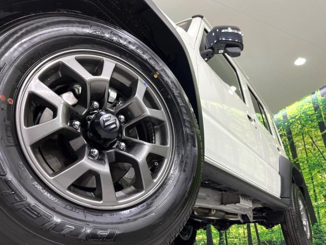 �y����15�C���`�A���~�z�C�[���z�O�ςɃ}�b�`���������A���~�z�C�[���𑕒����Ă���܂��B�e��ЊO�A���~�z�C�[����A�X�^�b�h���X�^�C�����戵�����Ă���܂��B���񂲑��k����������