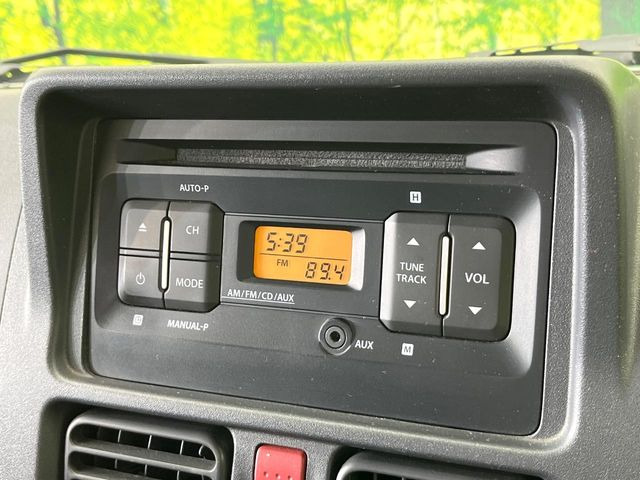 お好きな音楽を車内でお楽しみいただけます♪スピーカー交換・ウーハー追加などの音質向上や、最新ナビ・後席モニター等の取り付けも是非ご相談ください!