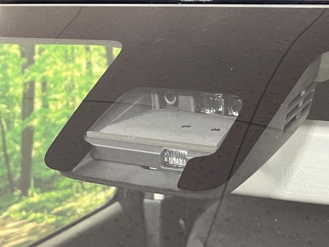 【セーフティサポート】走行中に前方の車両等を認識し、衝突しそうな時は警報とブレーキで衝突回避と被害軽減をアシスト。より安全にドライブをお楽しみいただけます。