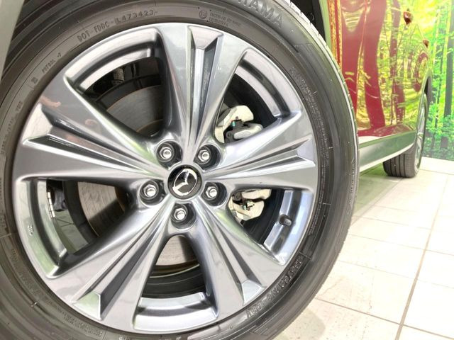 �y����18�C���`�A���~�z�C�[���z�O�ςɃ}�b�`���������A���~�z�C�[���𑕒����Ă���܂��B�e��ЊO�A���~�z�C�[����A�X�^�b�h���X�^�C�����戵�����Ă���܂��B���񂲑��k����������