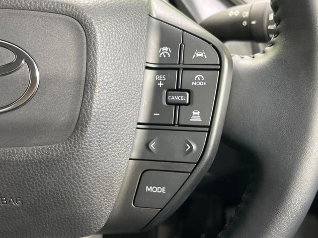 【トヨタセーフティセンス】走行中に前方の車両等を認識し、衝突しそうな時は警報とブレーキで衝突回避と被害軽減をアシスト。より安全にドライブをお楽しみいただけます。