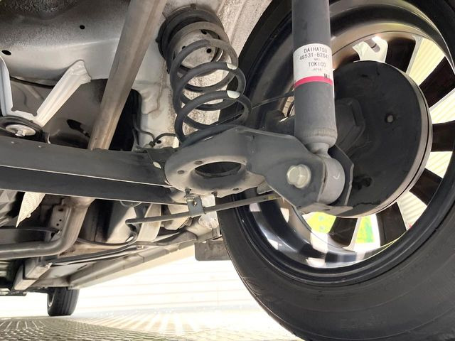 お車を安心してお乗りいただく為には、足回りの定期点検が欠かせません。サービスサポート(有償保証)では無料点検もご提供しており、安心のカーライフをお過ごしいただけるサポート体制が整っています。