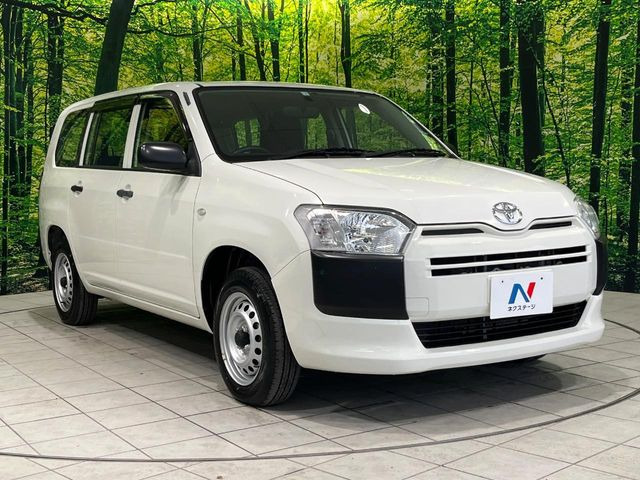 高透明度のガラス皮膜で撥水はもちろん、上質なツヤ・光沢を実現。紫外線や酸性雨から大切な愛車を保護し、色あせ・劣化を防止。「弾スプラッシュコート」、「弾プリミッサコート」からお選びいただけます。