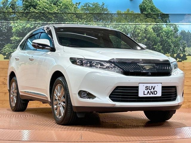 大好評のボディコーティング「弾スプラッシュコート」もご納車までに施工可能。通常のガラスコートと異なる、耐久年数6年の無機質ガラスコーティングが、ボディをキレイな状態に保ってくれます。