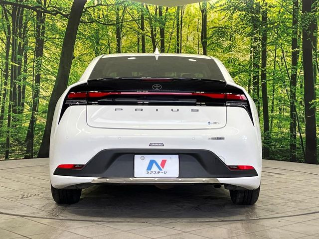 安心の最長10年・走行無制限保証(有償)をご用意。保証内容も充実はもちろん、無料点検&オイル交換や、年中無休の全国・24時間ロードサービスも付帯されておりますのでご安心下さい。