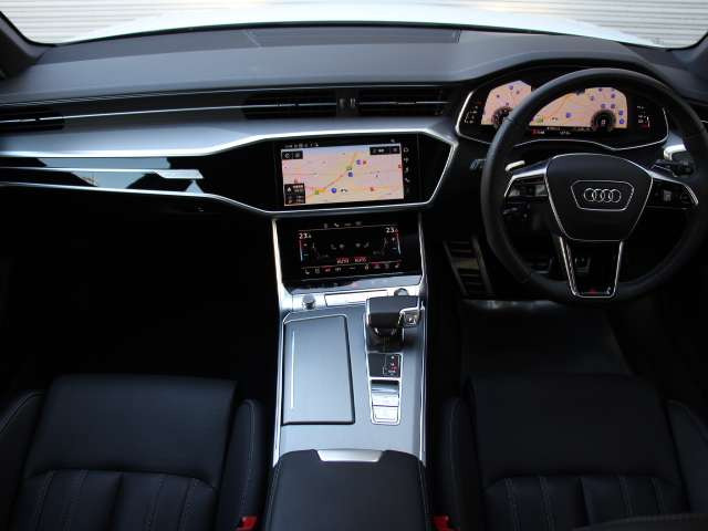 A6アバント45 TFSI クワトロ Sライン 4WD