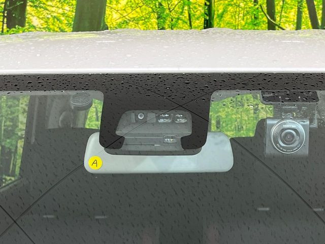 【スズキ セーフティサポート】走行中に前方の車両等を認識し、衝突しそうな時は警報とブレーキで衝突回避と被害軽減をアシスト。より安全にドライブをお楽しみいただけます。