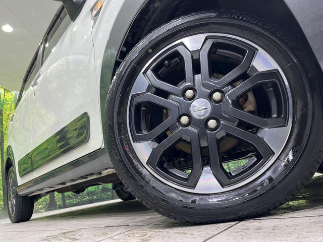 �y����15�C���`�A���~�z�C�[���z�O�ςɃ}�b�`���������A���~�z�C�[���𑕒����Ă���܂��B�e��ЊO�A���~�z�C�[����A�X�^�b�h���X�^�C�����戵�����Ă���܂��B���񂲑��k����������