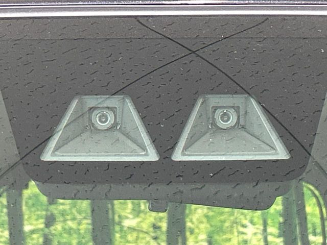 �y�X�}�[�g�A�V�X�g�z���s���ɑO���̎ԗ�����F�����A�Փ˂������Ȏ��͌x��ƃu���[�L�ŏՓˉ���Ɣ�Q�y�����A�V�X�g�B�����S�Ƀh���C�u�����y���݂��������܂��B