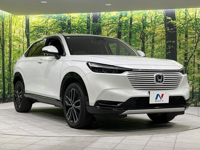 高透明度のガラス皮膜で撥水はもちろん、上質なツヤ・光沢を実現。紫外線や酸性雨から大切な愛車を保護し、色あせ・劣化を防止。「弾スプラッシュコート」、「弾プリミッサコート」からお選びいただけます。