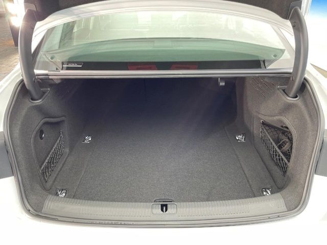 ●トランクルーム:趣味が広がる収容スペース!これだけの広さがあればお買い物やレジャーなどにも最適です!使用感も少なくきれいな状態を維持しております。