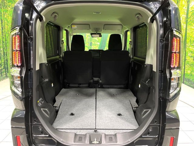 普段のお買い物や通勤、送迎等に十分な荷室スペースを確保しております。セカンドシートを倒すと、大きな荷物の積載も可能です♪