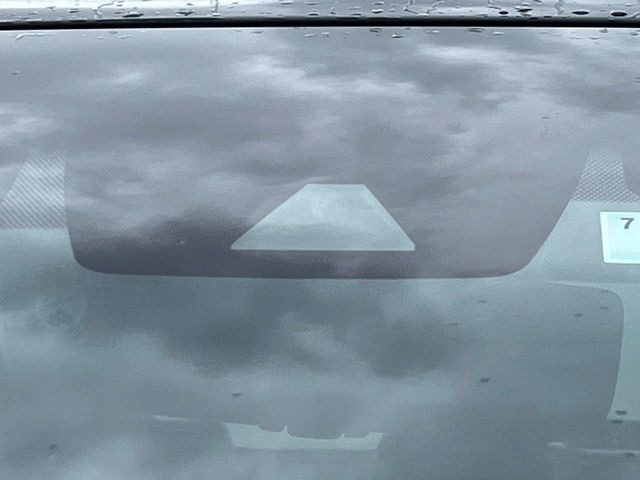 �y�g���^�Z�[�t�e�B�Z���X�z���s���ɑO���̎ԗ�����F�����A�Փ˂������Ȏ��͌x��ƃu���[�L�ŏՓˉ���Ɣ�Q�y�����A�V�X�g�B�����S�Ƀh���C�u�����y���݂��������܂��B