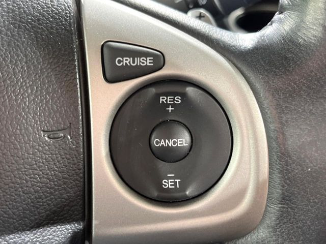 【クルーズコントロール】高速道路もラクラク走行。アクセルを離しても一定速度で走行ができ、長距離運転時の負担を軽減!加速・減速も簡単なスイッチ操作で調整できます。