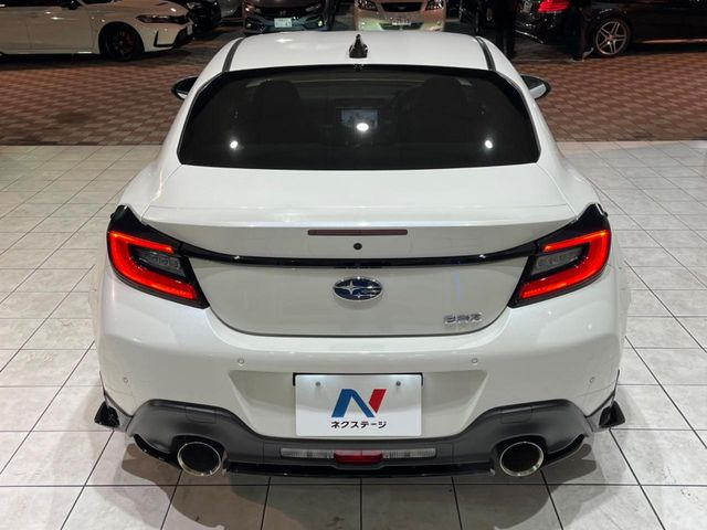 安心の最長10年・走行無制限保証(有償)をご用意。保証内容も充実はもちろん、無料点検&オイル交換や、年中無休の全国・24時間ロードサービスも付帯されておりますのでご安心下さい。