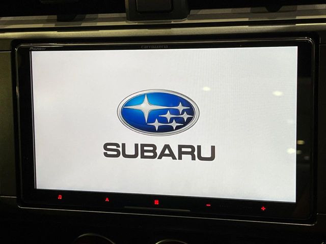 【純正ナビ】人気の純正ナビを装備しております。ナビの使いやすさはもちろん、オーディオ機能も充実!キャンプや旅行はもちろん、通勤や買い物など普段のドライブも楽しくなるはず♪