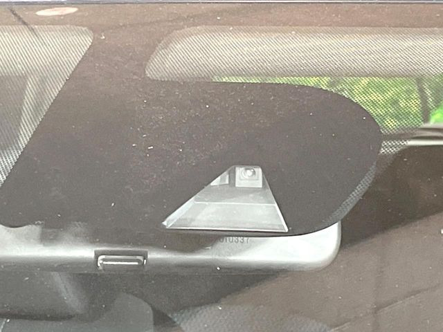 �y�G�}�[�W�F���V�[�u���[�L�z���s���ɑO���̎ԗ�����F�����A�Փ˂������Ȏ��͌x��ƃu���[�L�ŏՓˉ���Ɣ�Q�y�����A�V�X�g�B�����S�Ƀh���C�u�����y���݂��������܂��B