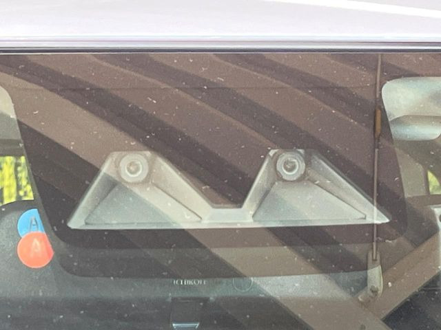 �y�X�}�[�g�A�V�X�g�z���s���ɑO���̎ԗ�����F�����A�Փ˂������Ȏ��͌x��ƃu���[�L�ŏՓˉ���Ɣ�Q�y�����A�V�X�g�B�����S�Ƀh���C�u�����y���݂��������܂��B