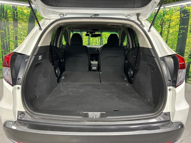 後席を格納すると、これだけの広さが!シーンに合わせたシートアレンジで、大きな荷物も積むことが出来ます♪