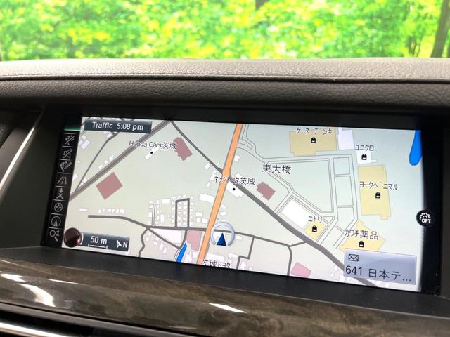 �������i�r:��̊��̂���i�r�́A����������ԓ������o���Ă���܂��BBluetooth�Đ��ȂǃI�[�f�B�I�@�\���[�����Ă���܂��̂ŁA�^�]�����y���߂܂���