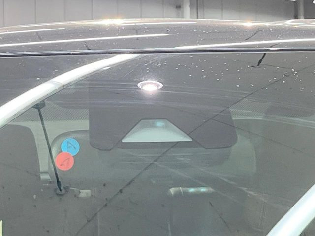 �y�g���^�Z�[�t�e�B�Z���X�z���s���ɑO���̎ԗ�����F�����A�Փ˂������Ȏ��͌x��ƃu���[�L�ŏՓˉ���Ɣ�Q�y�����A�V�X�g�B�����S�Ƀh���C�u�����y���݂��������܂��B