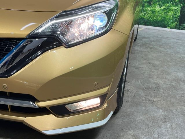 �yLED�w�b�h���C�g�z���V����ԑ��s�����ǍD�Ȏ��E���m�ۂ����S���ĉ^�]�ł��鍂�P�xLED�w�b�h���C�g�𑕔�!�_�����x�������A����d�͂��}�����Ă��܂��B