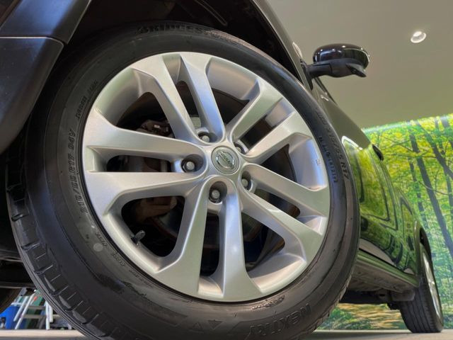 �y�����A���~�z�C�[���z�O�ςɃ}�b�`���������A���~�z�C�[���𑕒����Ă���܂��B�e��ЊO�A���~�z�C�[����A�X�^�b�h���X�^�C�����戵�����Ă���܂��B���񂲑��k����������