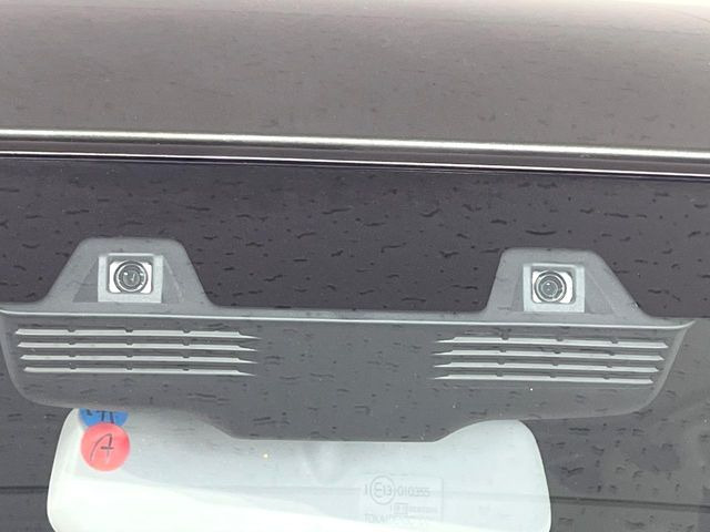 【スズキ セーフティサポート】走行中に前方の車両等を認識し、衝突しそうな時は警報とブレーキで衝突回避と被害軽減をアシスト。より安全にドライブをお楽しみいただけます。