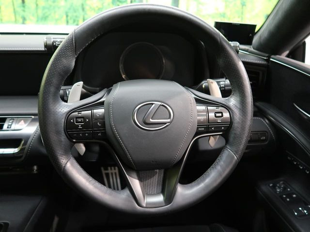 �y�����v�����X�e�A�����O�z�㎿�Ȋv���g�p���邱�ƂŁA��ɂ����������݂ƂĂ��^�]���₷���n���h���ł���