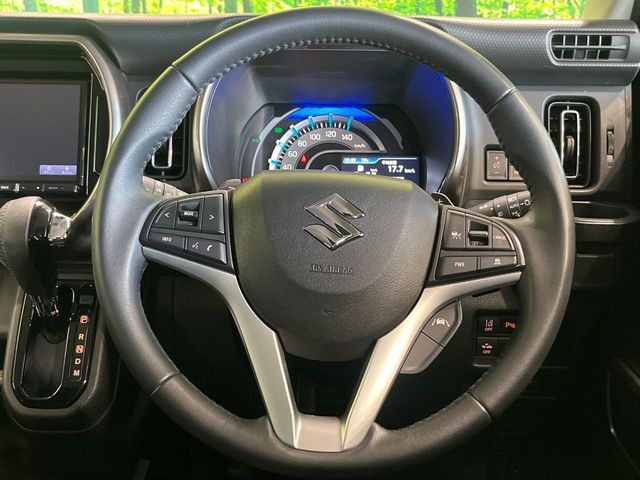 【純正革巻きステアリング】上質な革を使用することで、手にしっかり馴染みとても運転しやすいハンドルです♪